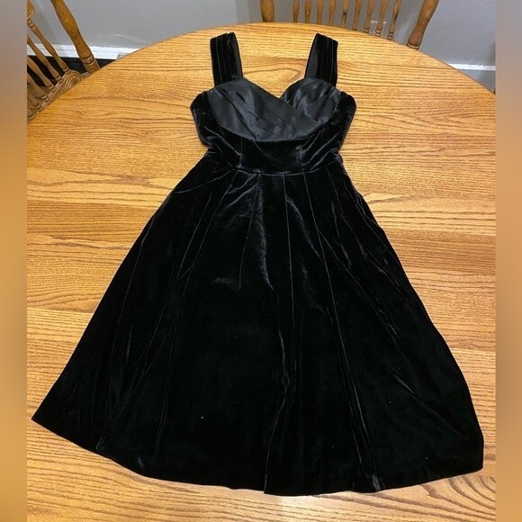 ModCloth Black Velvet Vintage Style Layered Top Party Dress - Picture 5 of 16